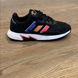 BLACK ADIDAS ORIGINALS SIZE 8